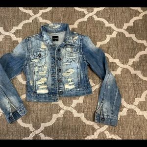 Crop distressed Jean jacket